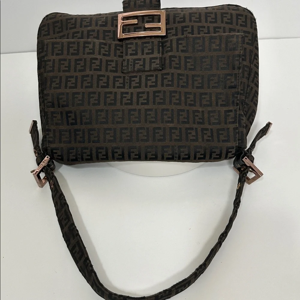 💯Authentic Fendi Mamma Baguette Bag🍀
